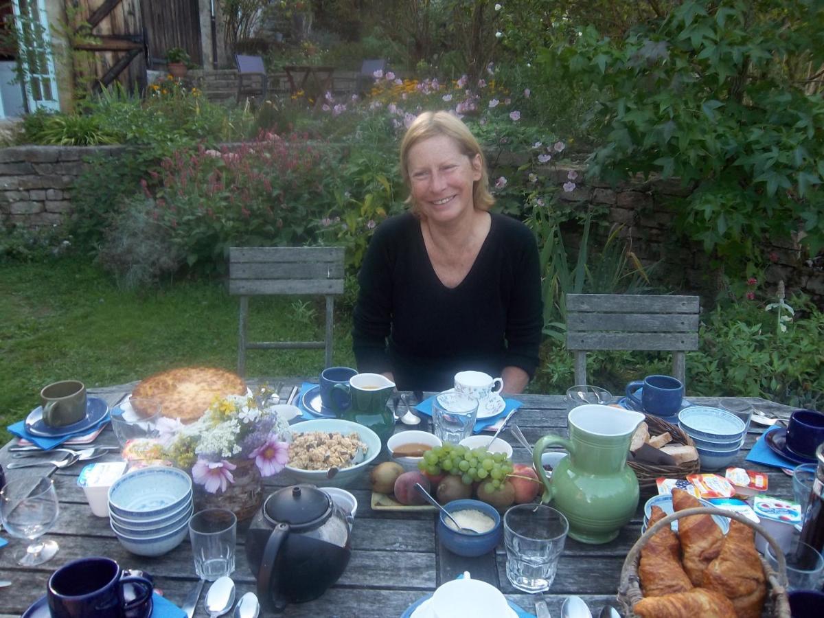 La Tour Bed & Breakfast Marcilly-la-Gueurce Bagian luar foto